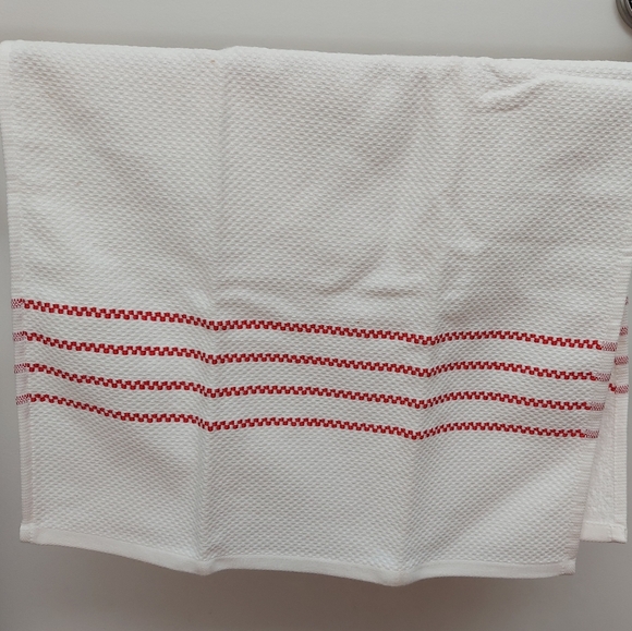 Set of 3 Red Hat Society Towels - Picture 12 of 13